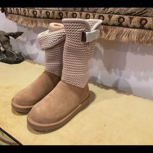 Brand New Ugg Shaina Boots 